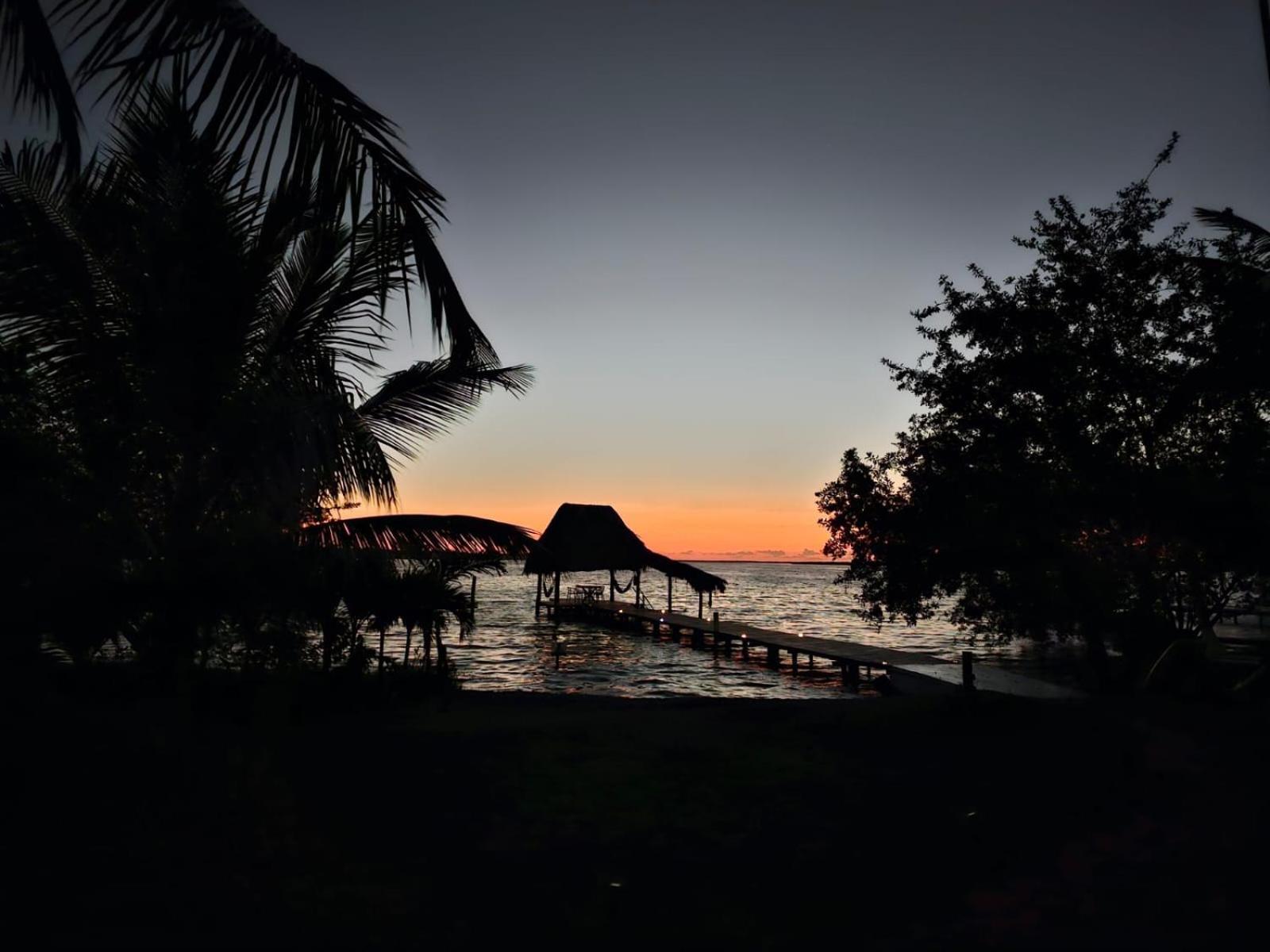 Con Muelle Privado En La Laguna De * Bacalar